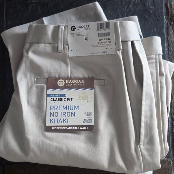 Haggar Premium No Iron Khaki Pleated Classic Fit Pants 32W x 30L. 
*$70 on tags*