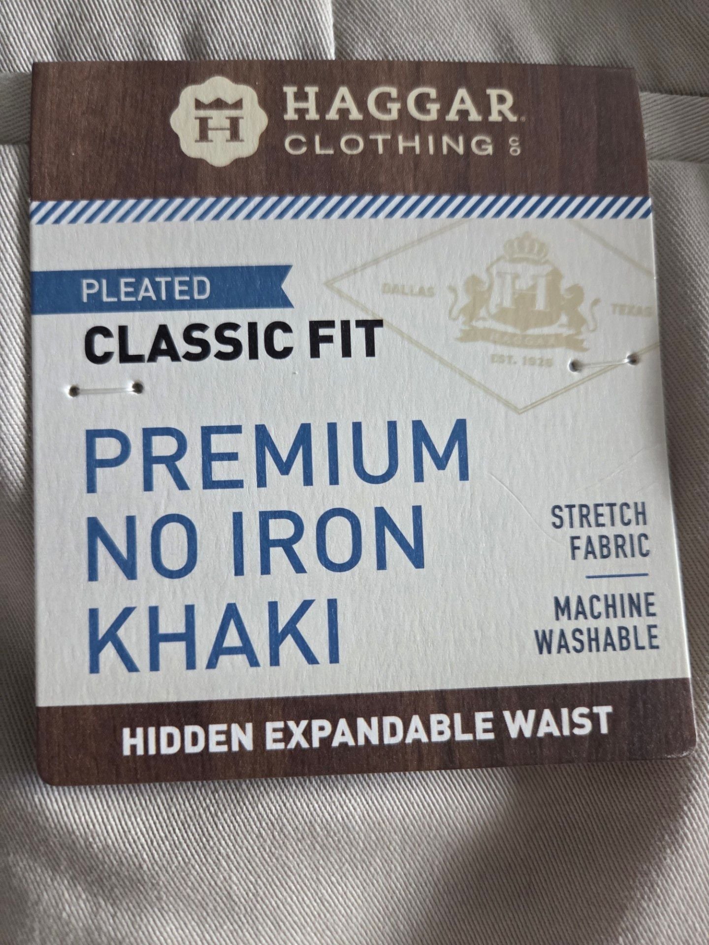 Haggar Premium No Iron Khaki Pleated Classic Fit Pants 32W x 30L.
*$70 on tags* 3