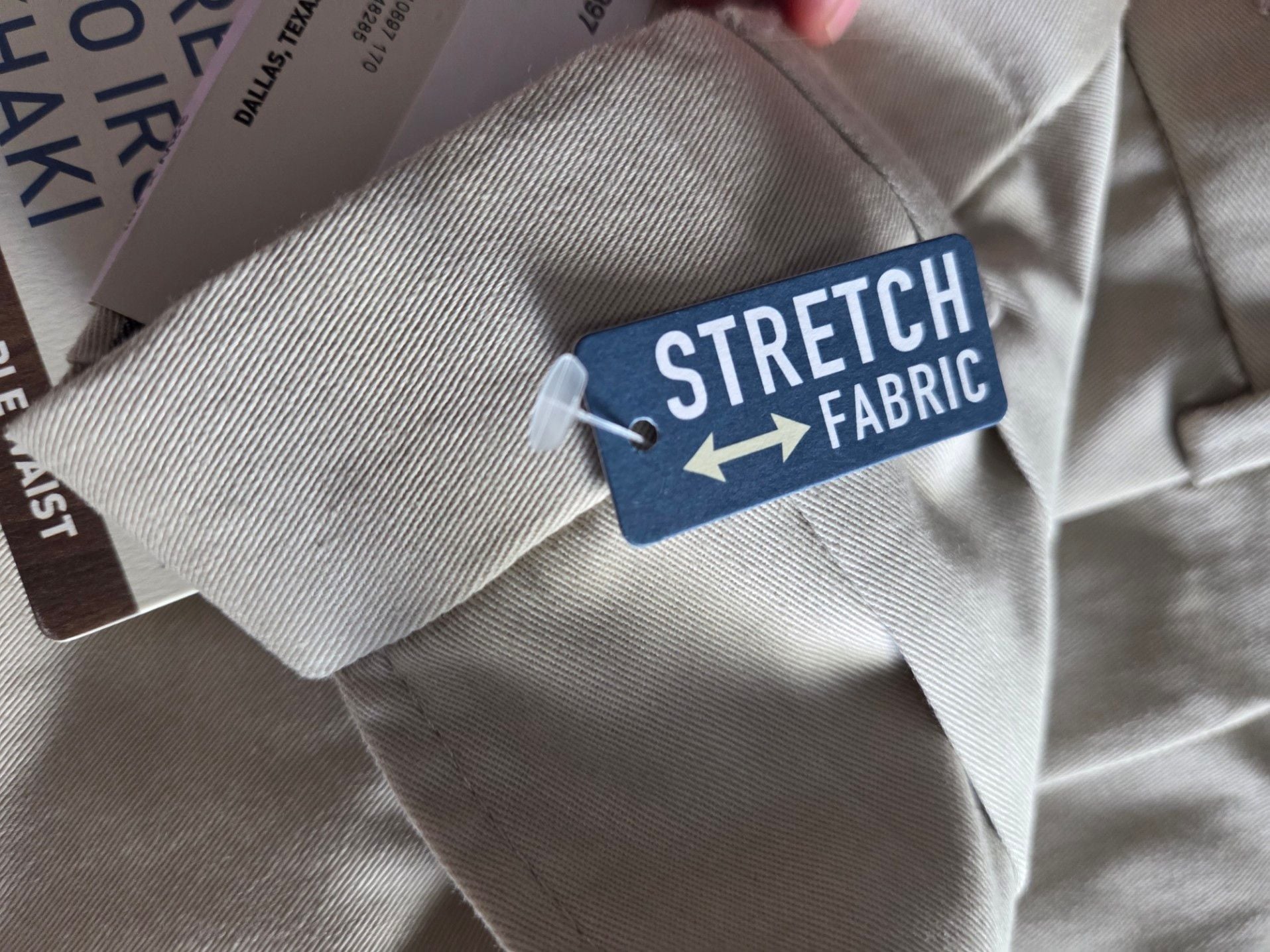Haggar Premium No Iron Khaki Pleated Classic Fit Pants 32W x 30L.
*$70 on tags* 5