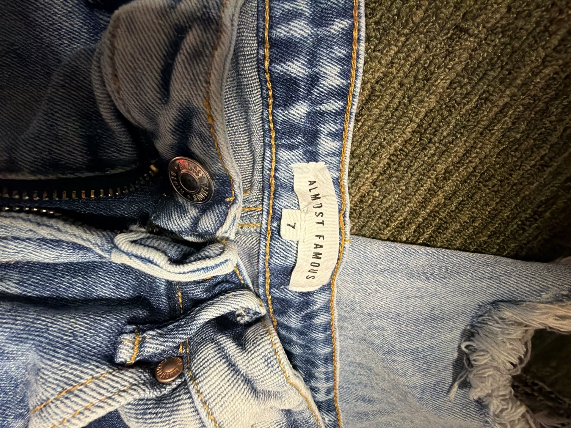 Almost Famous Distressed Raw Hem Denim Jeans Size 7 2