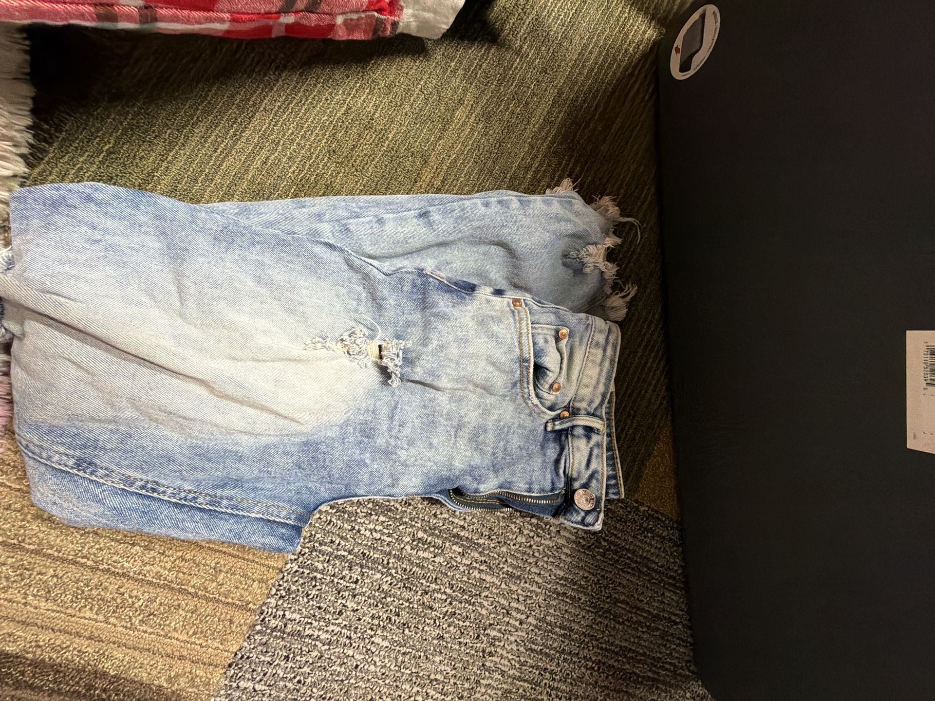 Almost Famous Distressed Raw Hem Denim Jeans Size 7 3