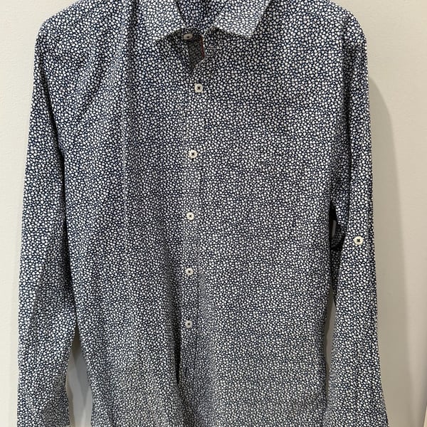 Men’s Benetton Slim Fit navy and white 100% cotton Shirt Size M