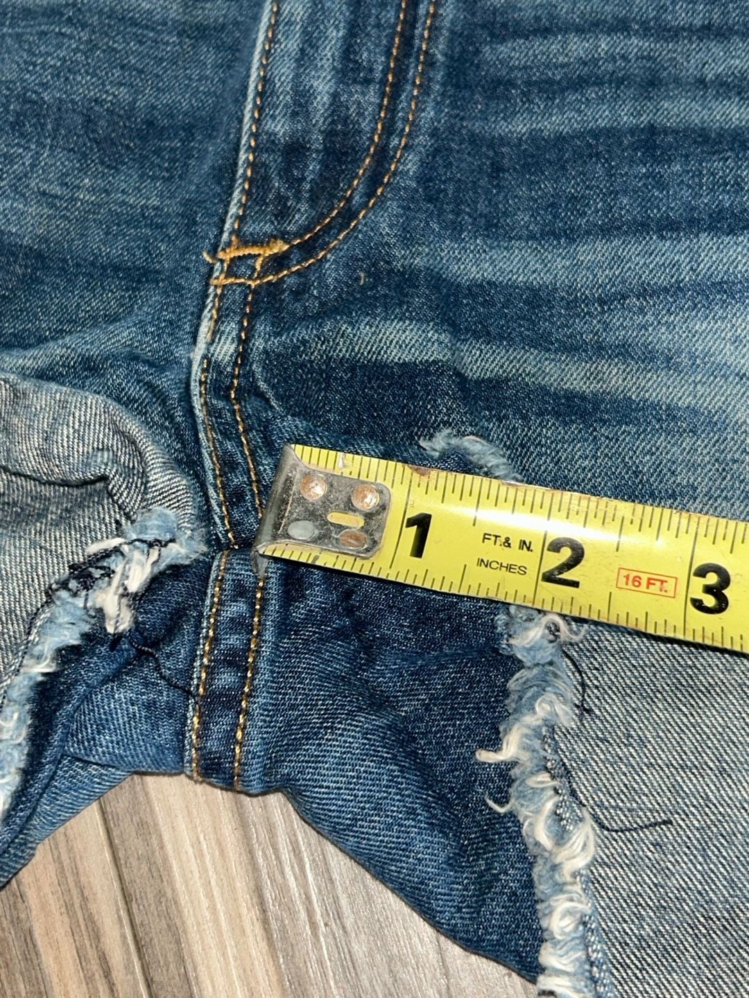 Rag & Bone/JEAN Distressed Cutoff Denim Shorts Size 24 4
