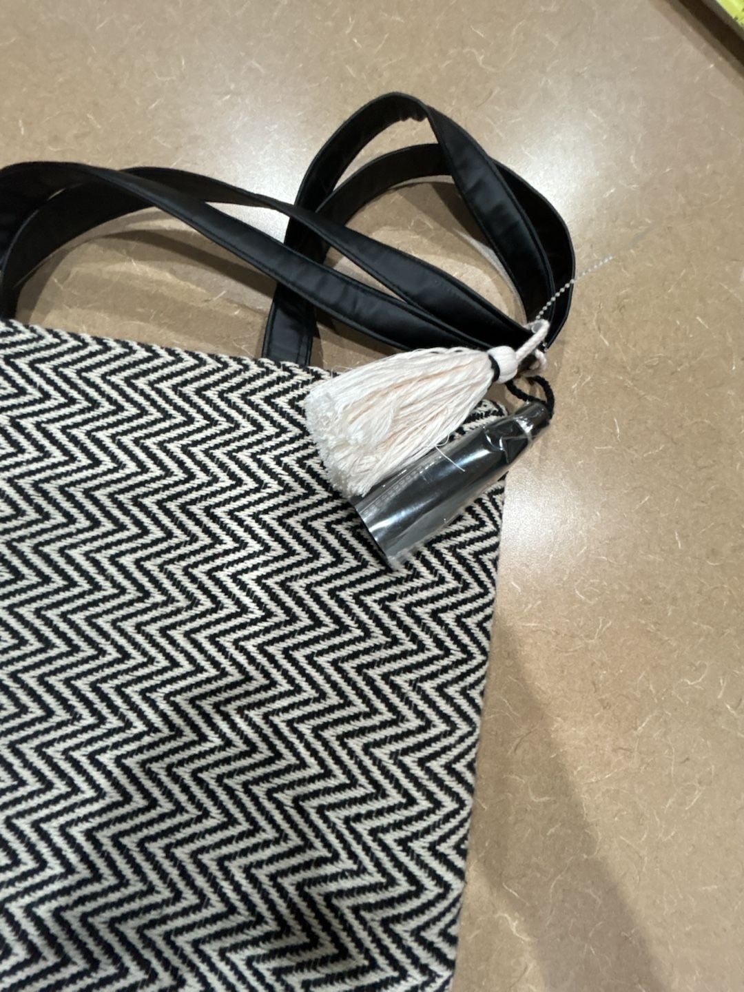 Black and White Chevron Woven Tote Bag with Tassel 9