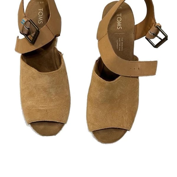Toms
