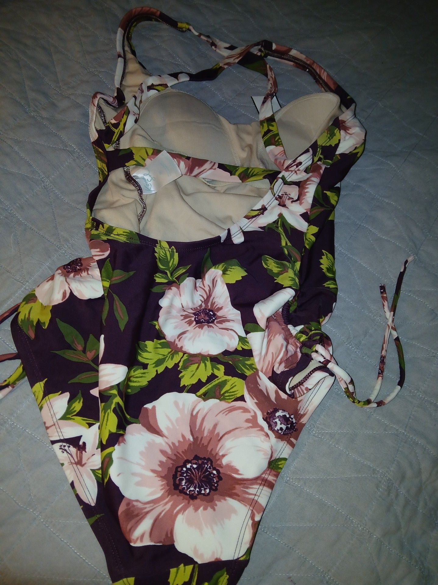 Kana sol,Floral Print One-Piece Swimsuit with Side Ties 3