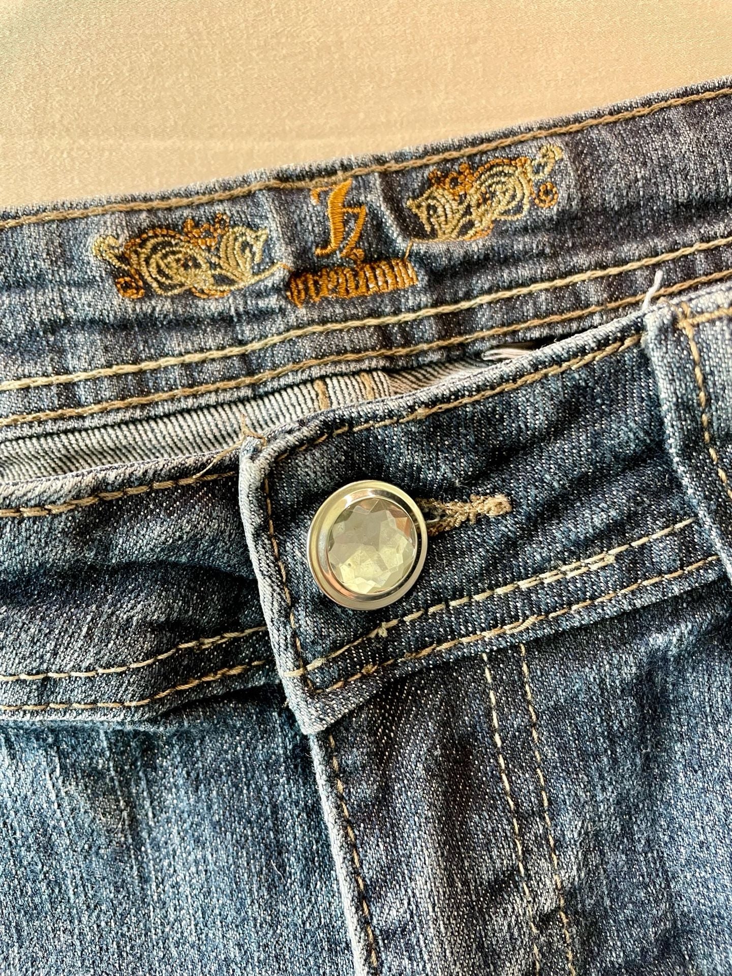 Jz Premium Rhinestone Embellished Bootcut Jeans Size 8 3