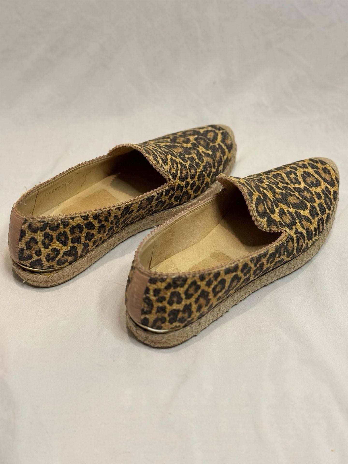 Stuart Weitzman Leopard Print Espadrille Flats Size 7.5M 4