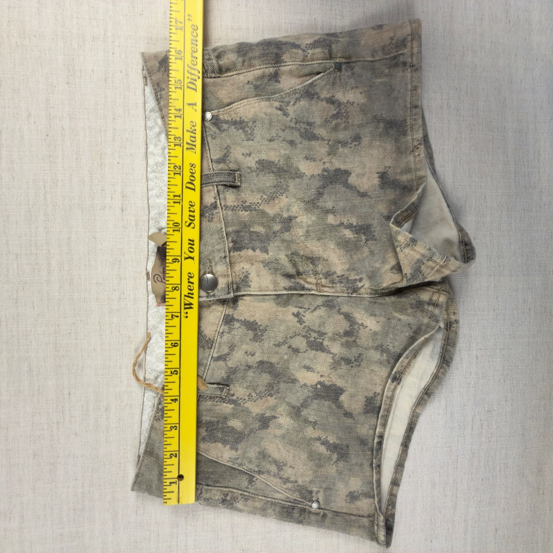 Paige Camo Short Jean Shorts size 29 7