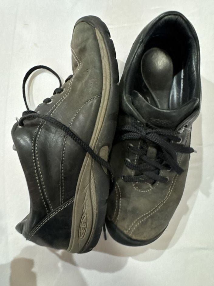 Keen Women's Leather Lace-Up Walking Shoes Black Size 10.5
S2 3