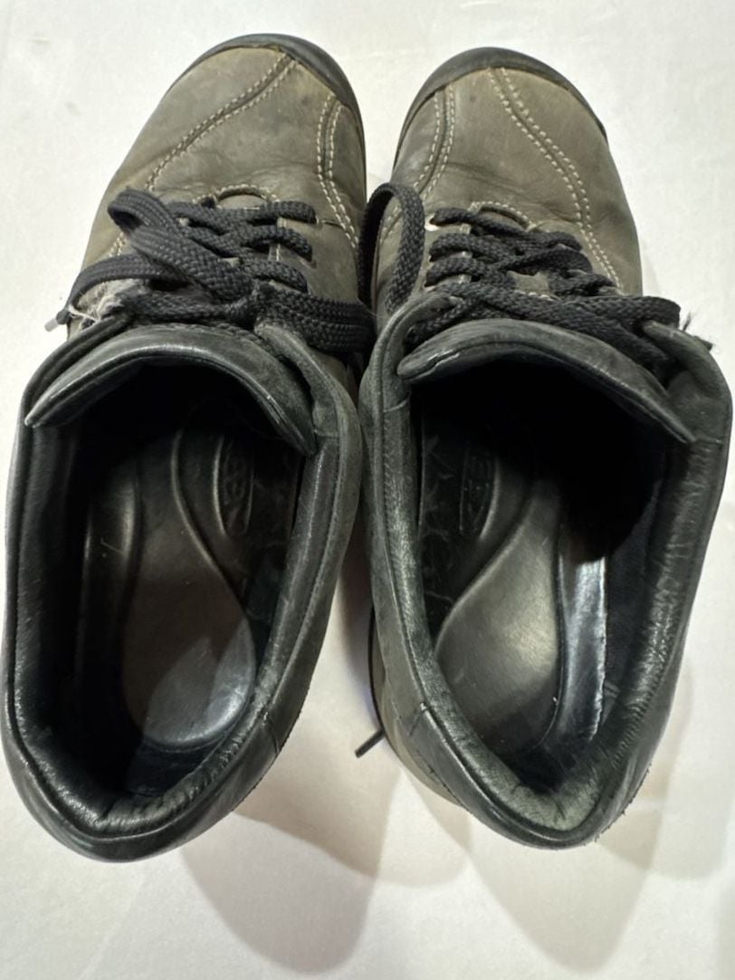 Keen Women's Leather Lace-Up Walking Shoes Black Size 10.5
S2 5