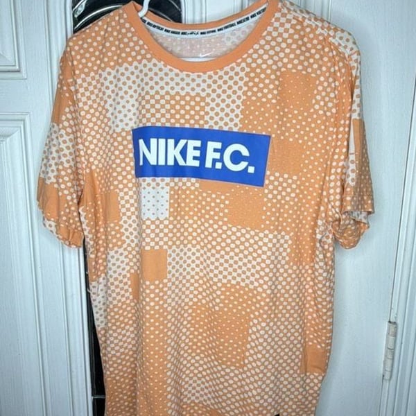 Nike F.C. Dri-Fit Graphic T-Shirt Orange Polka Dot