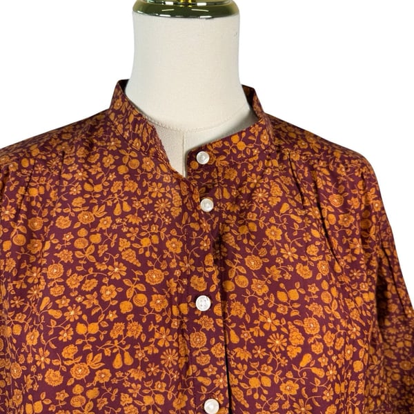 Birds of Paradis by Trovata Floral Button Down Shirt Size Small