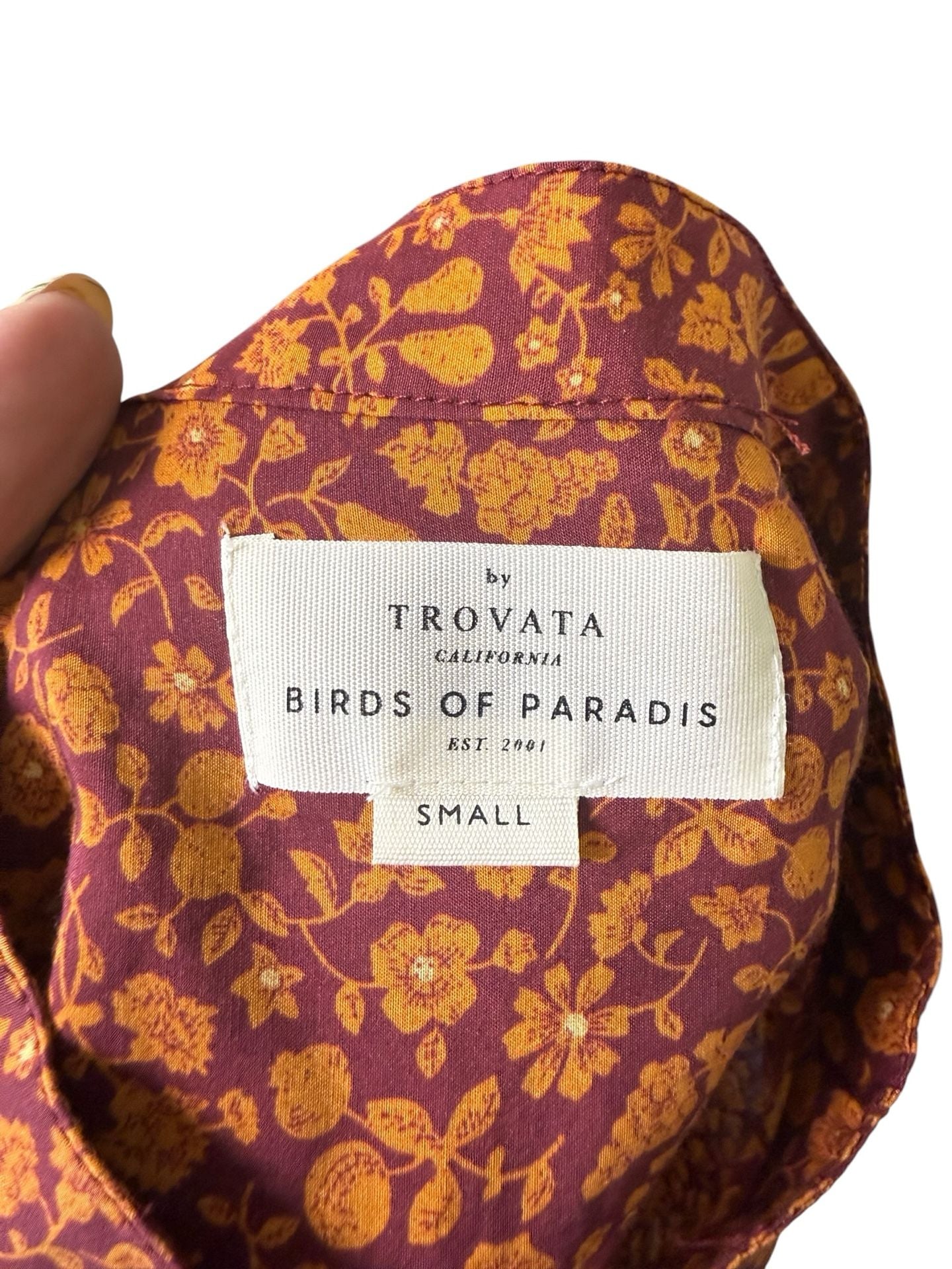 Birds of Paradis by Trovata Floral Button Down Shirt Size Small 10