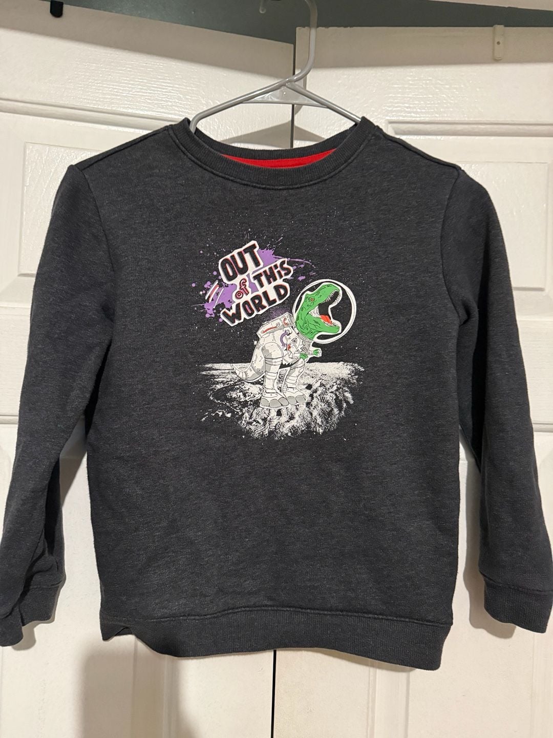 Cat & Jack Out of This World Dinosaur Graphic Sweatshirt Size S (6/7) 1