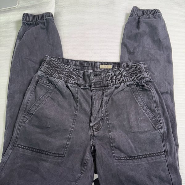 American Eagle Outfitters Size 6 Black Elastic Waist Jogger Pants