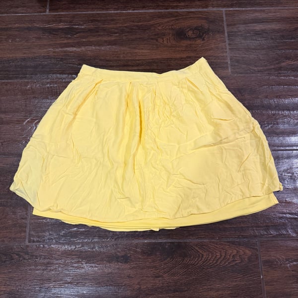 Forever 21 Yellow Pleated Mini Skirt Size L