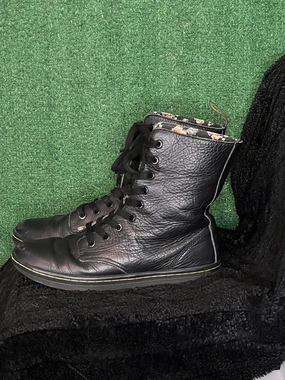 Dr. Martens Stratford Black Leather Floral Lined Boots Women's US 8 2