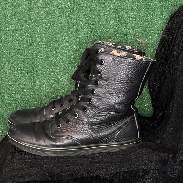 Dr. Martens Stratford Black Leather Floral Lined Boots Women's US 8