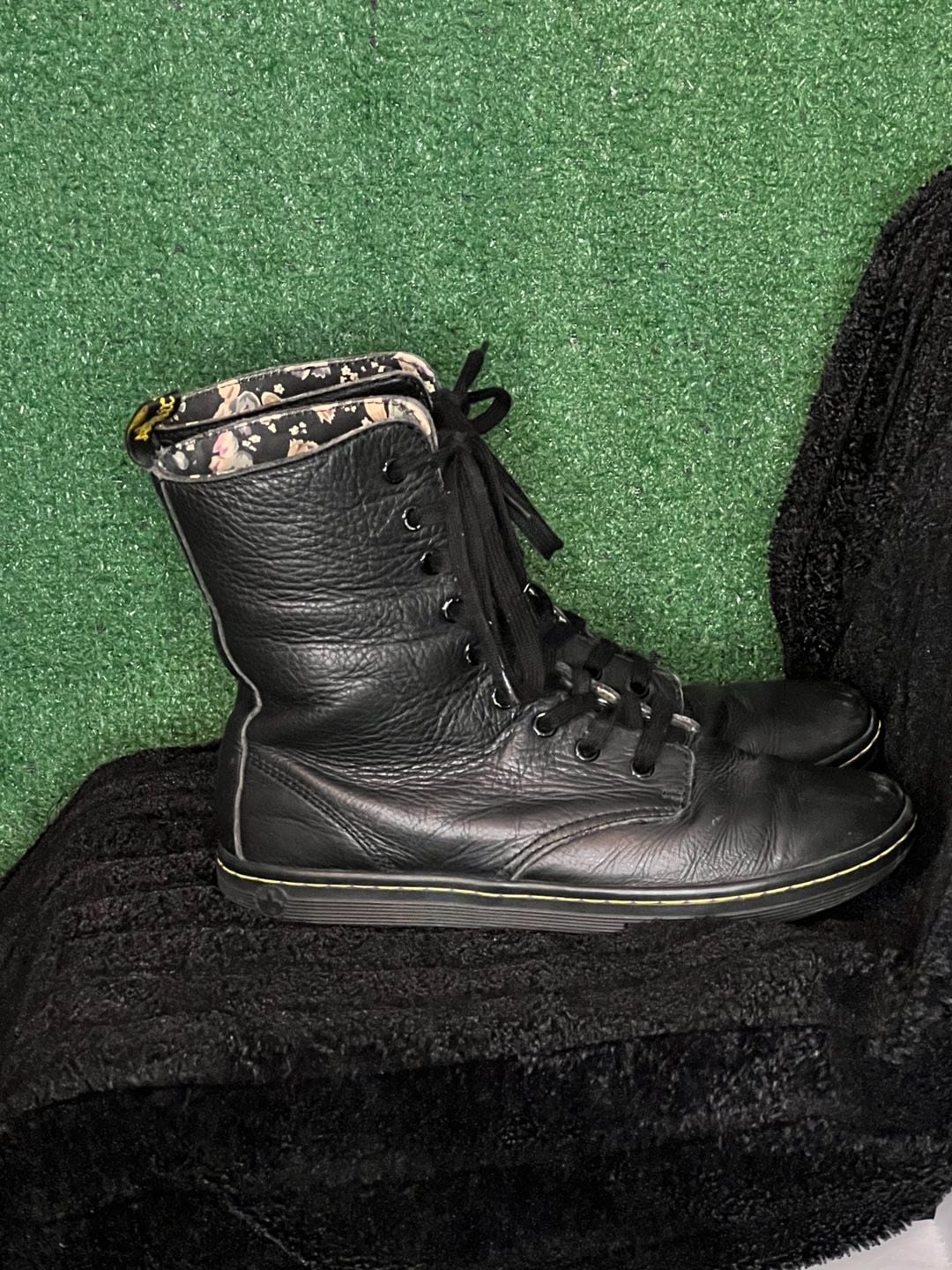 Dr. Martens Stratford Black Leather Floral Lined Boots Women's US 8 4