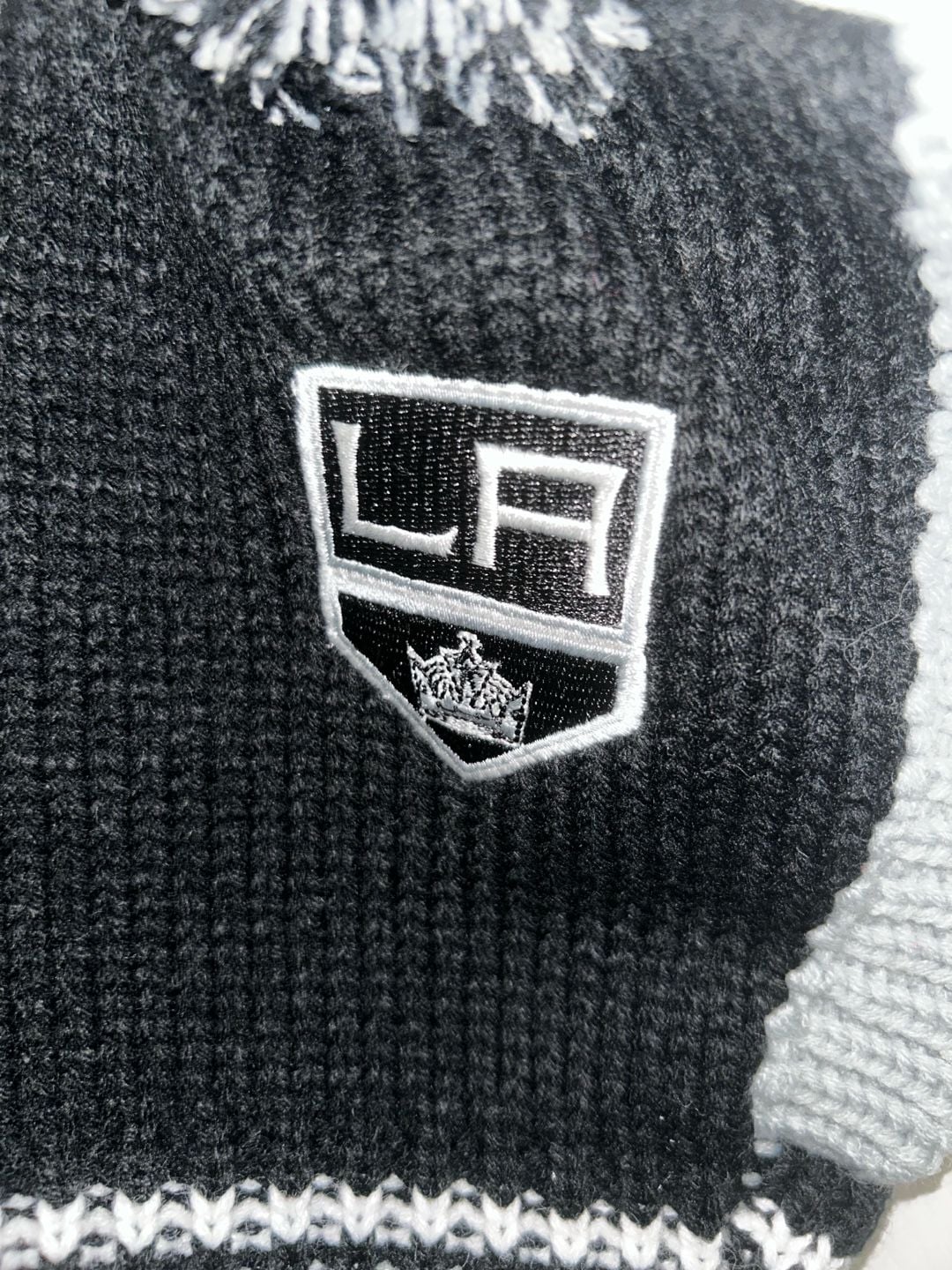 Los Angeles Kings NHL Pom Beanie Hat Black Grey 3