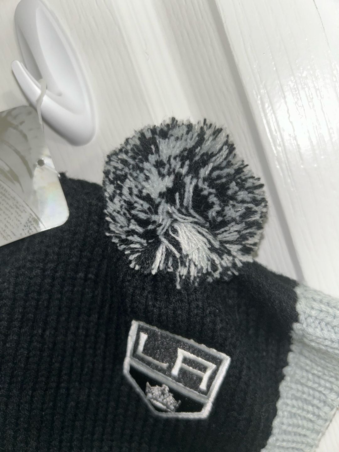 Los Angeles Kings NHL Pom Beanie Hat Black Grey 4