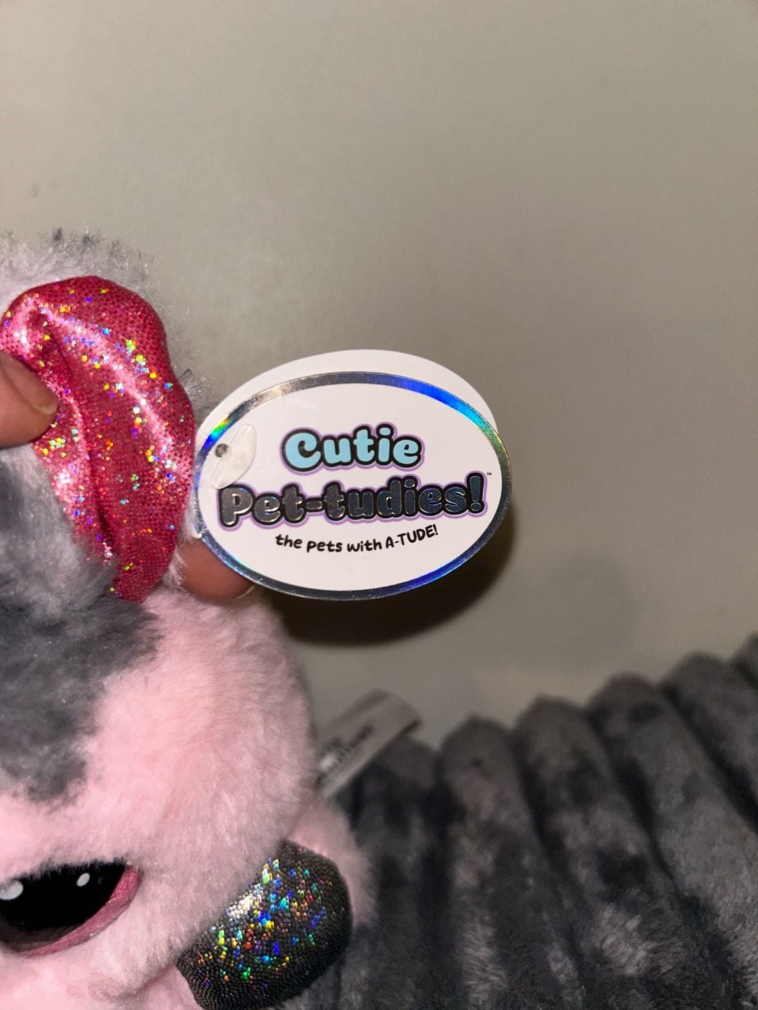 Cutie Pet-tudies 249840 Pig Plush Wrist Cuff – Cecil, 3