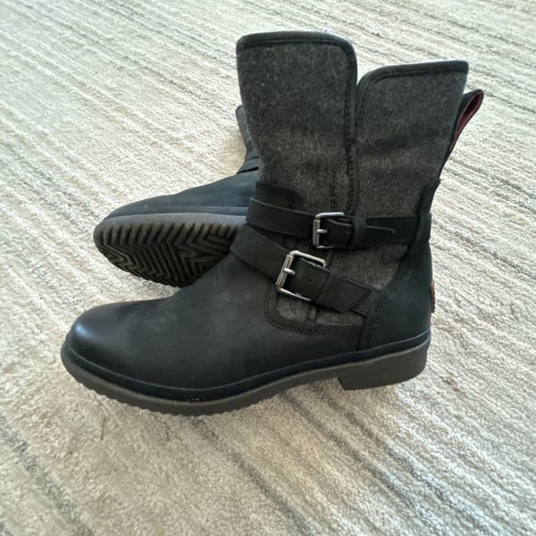 UGG Women's Size 8 Waterproof Buckle Boots 1005269