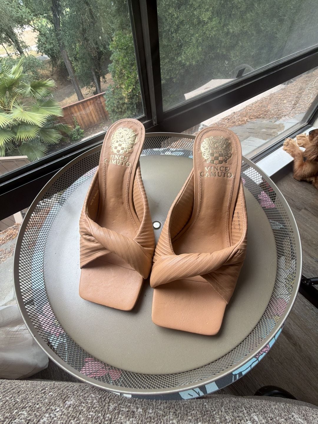 Vince Camuto Tan Leather Twist Strap Square Toe Heeled sandals Size 5.5M 2