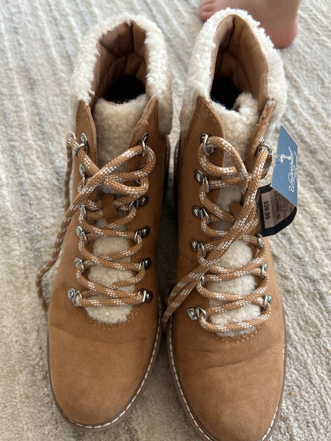 Universal Thread Women's Size 8 Faux Fur Lace-Up Hiking Boots 7