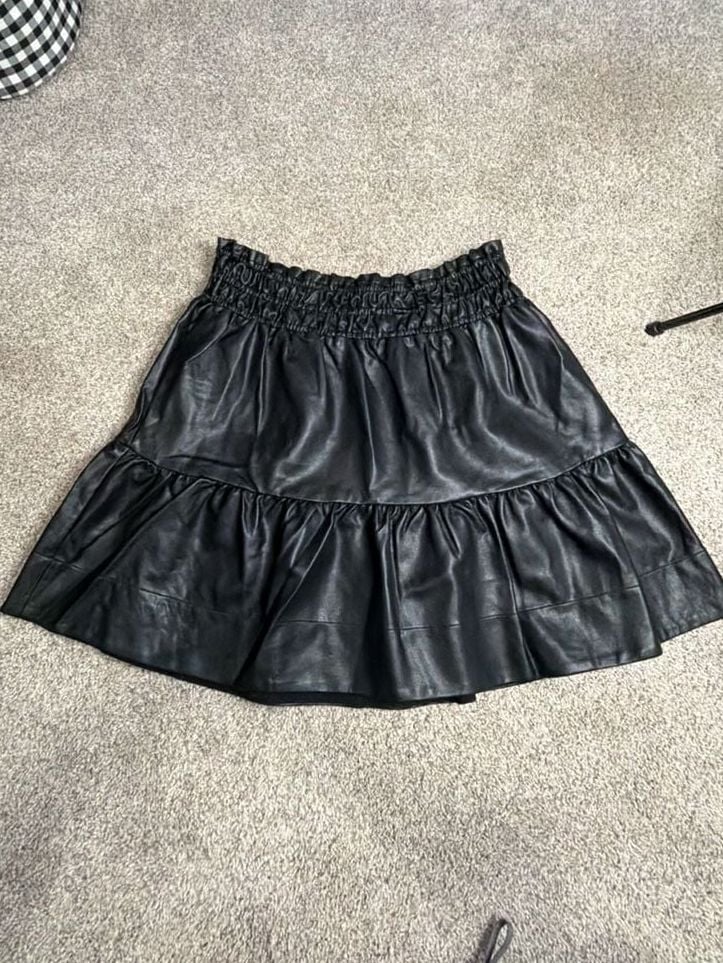 Anthropologie Faux Leather Ruffle Mini Skirt Black Size M 1