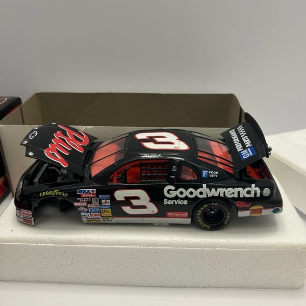 Action 1:24 Scale Dale Earnhardt #3 Goodwrench Parts Plus 1997 Monte Carlo Diecast