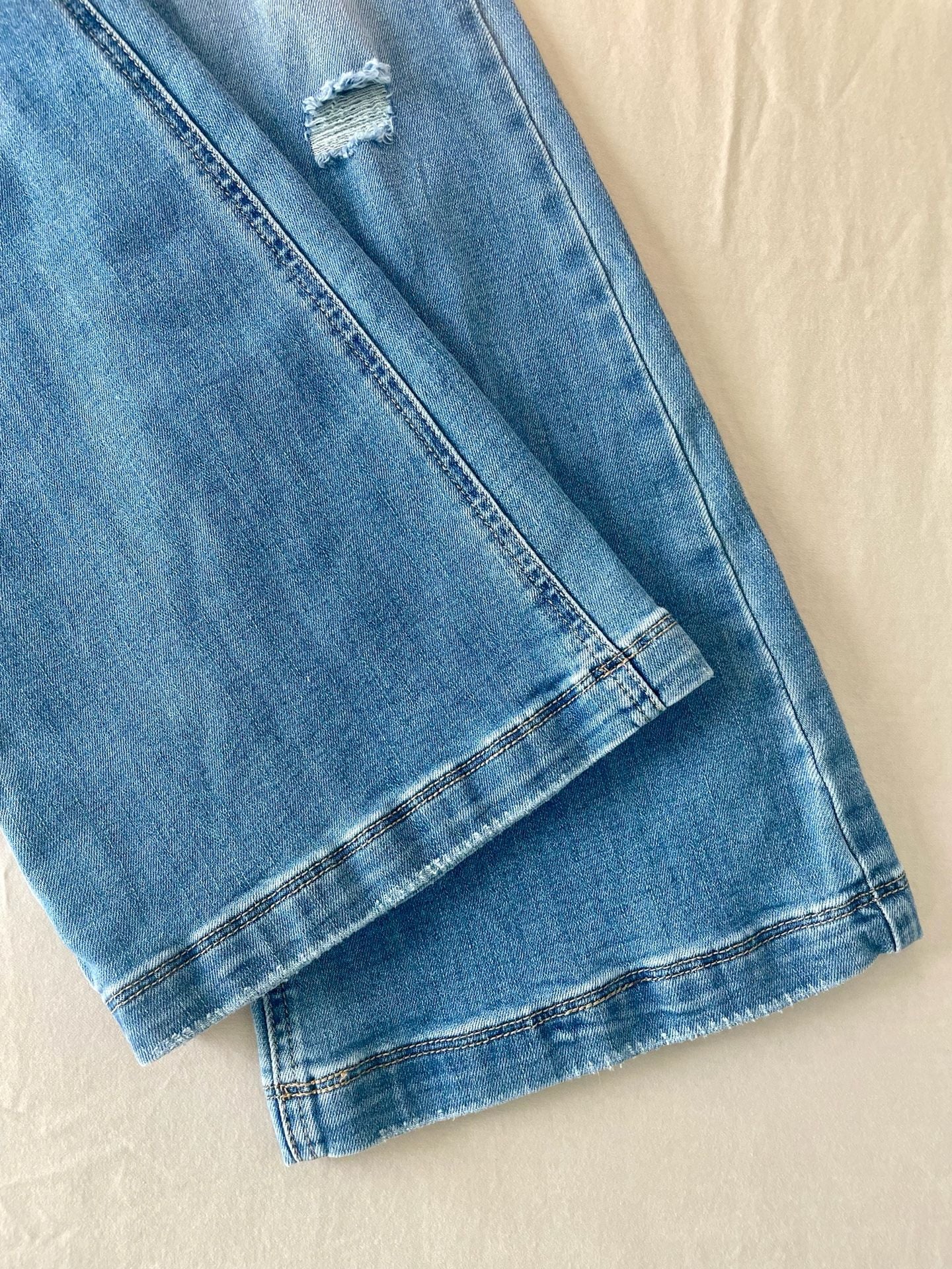 Distressed Women's Size M Button Fly Flare Jeans 10