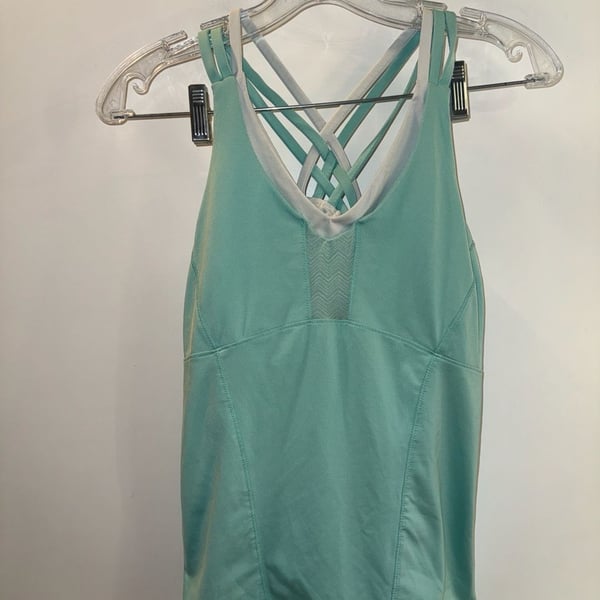 Lucky in Love Women's Size S (4-6) Athletic Tank Top Teal Crisscross Back