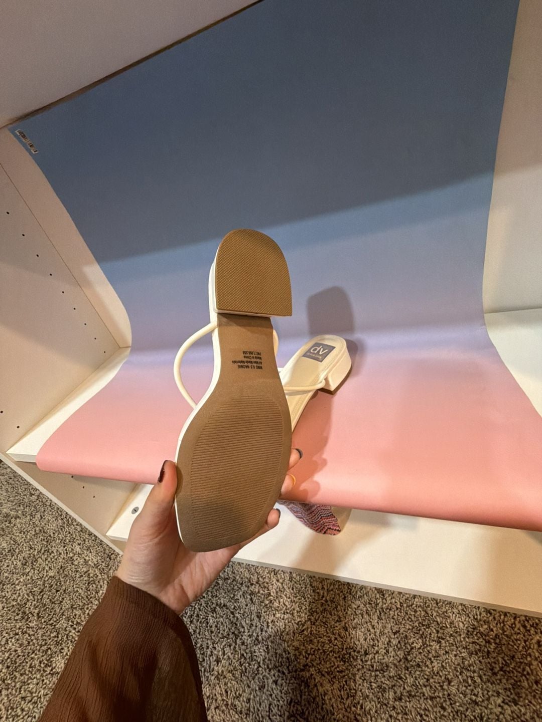 DV Dolce Vita Naomie White Thong Sandals Size 8.5 5