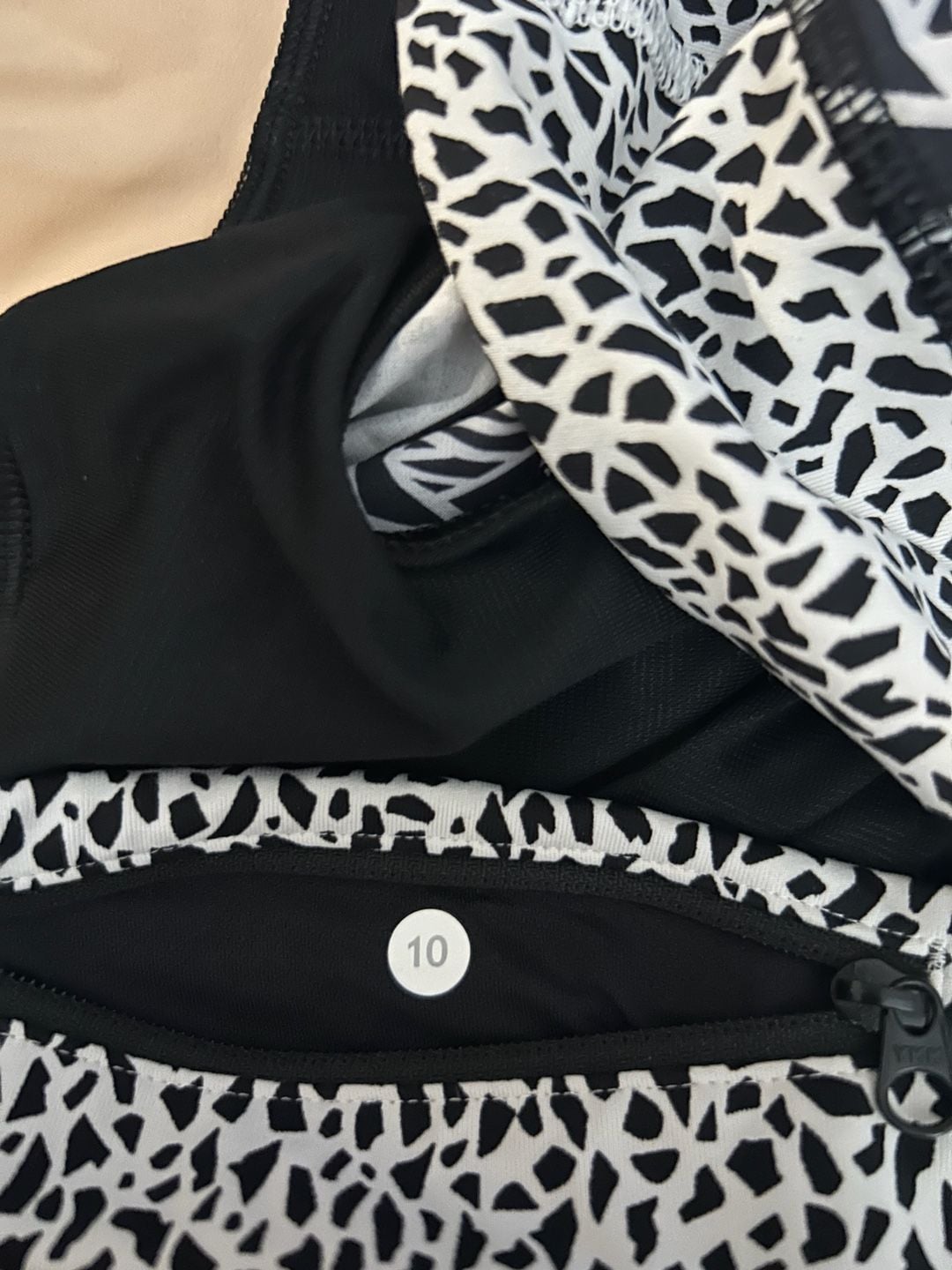 Lululemon Speed Up Shorts Posey Black White Mosaic size 10 6