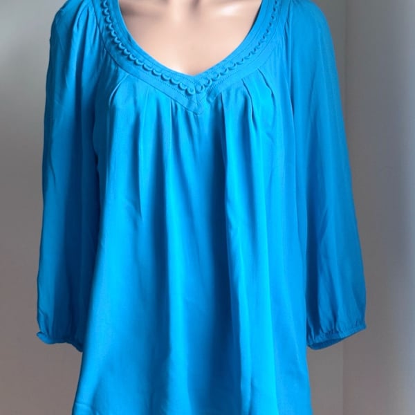 Diane Von Furstenberg 100% silk top