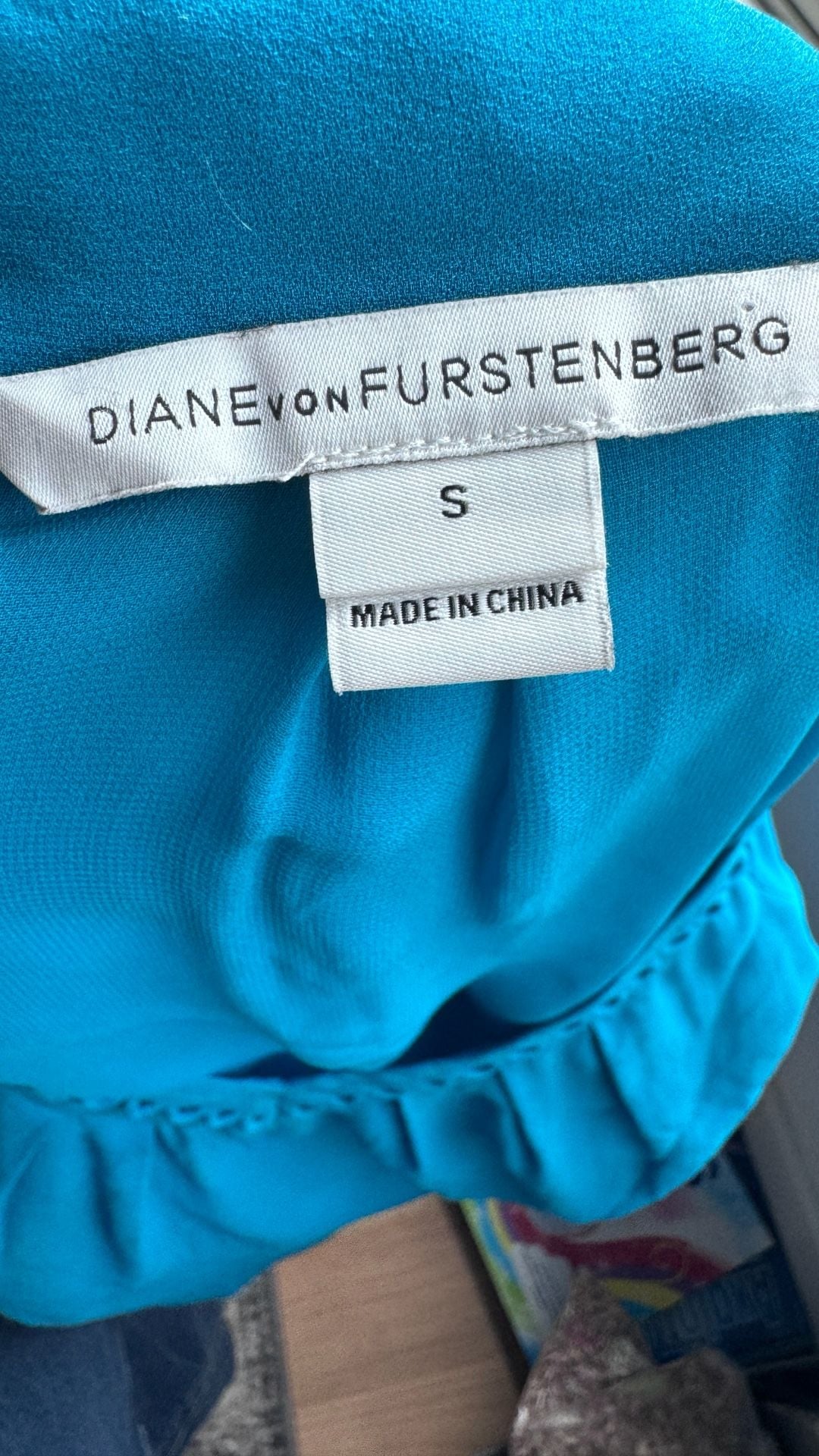 Diane Von Furstenberg 100% silk top 3