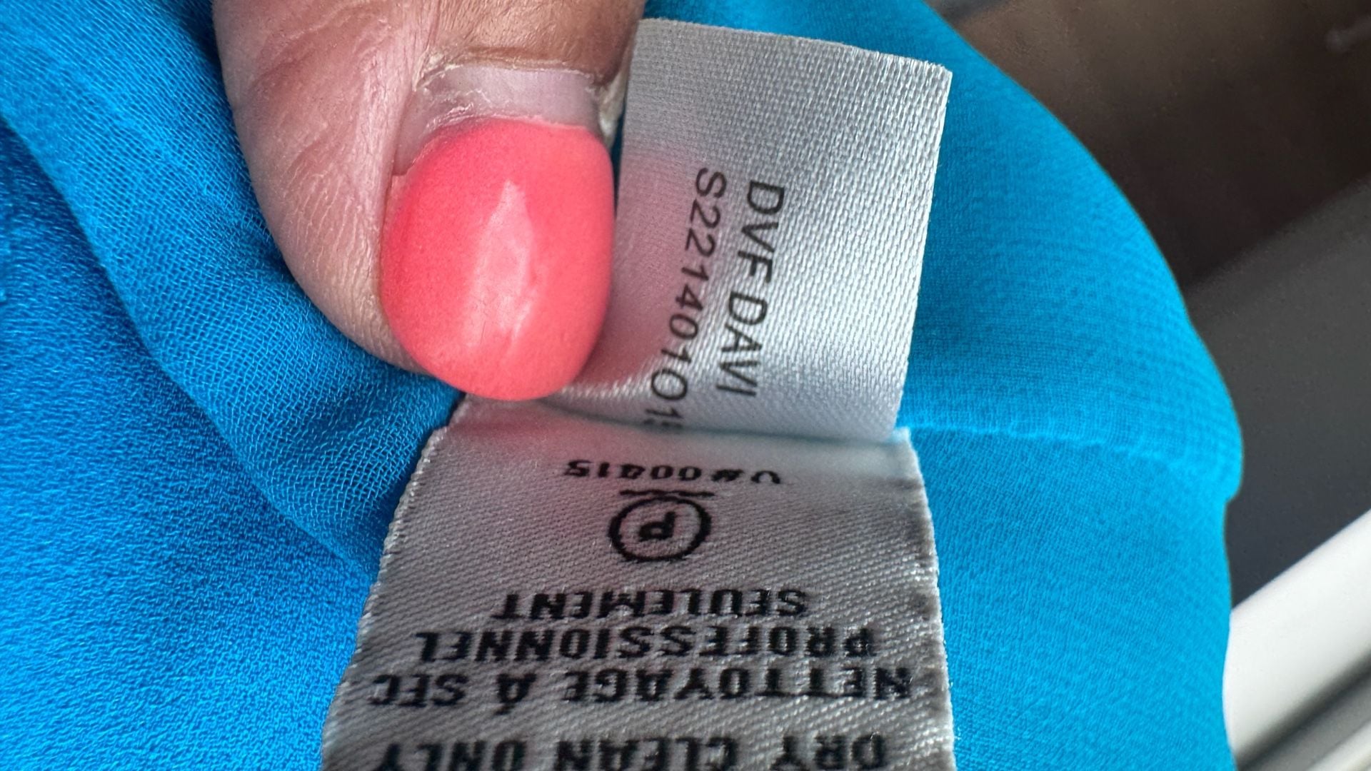 Diane Von Furstenberg 100% silk top 6