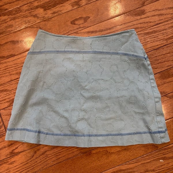 Urban Outfitters Women's Size S Floral Embroidered Denim Mini Skirt
