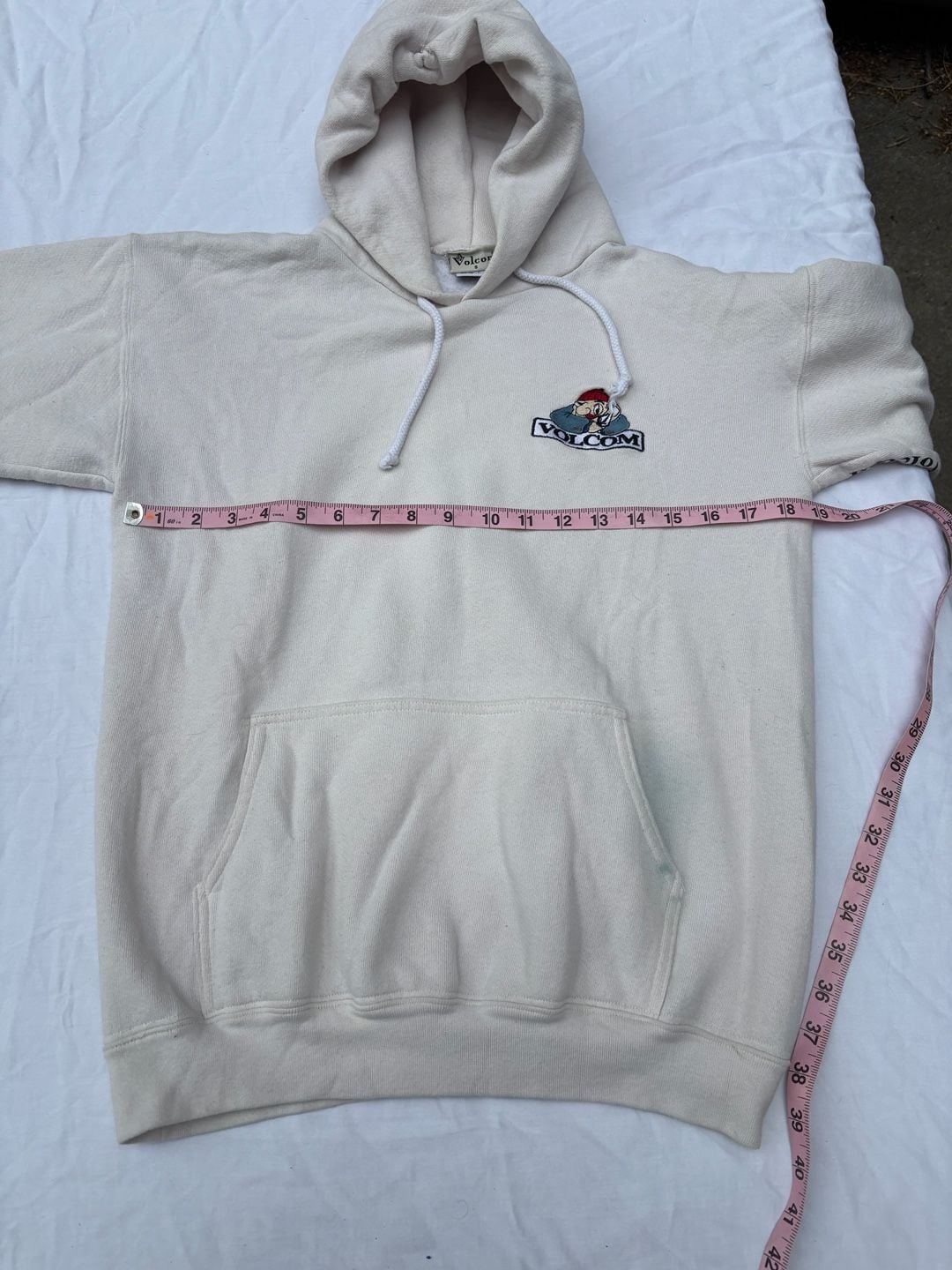 Vintage Volcom Embroidered Logo Hoodie 7