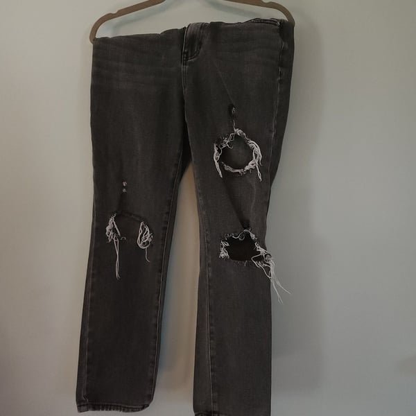 Grungechic Streetstyle PacSun Mom Jean  Distressed Black Denim
