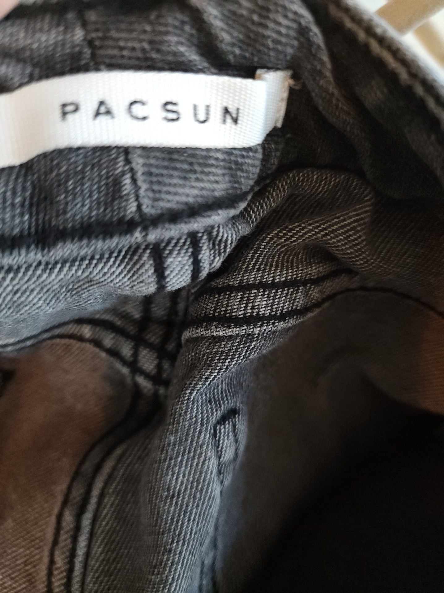Grungechic Streetstyle PacSun Mom Jean Distressed Black Denim 3