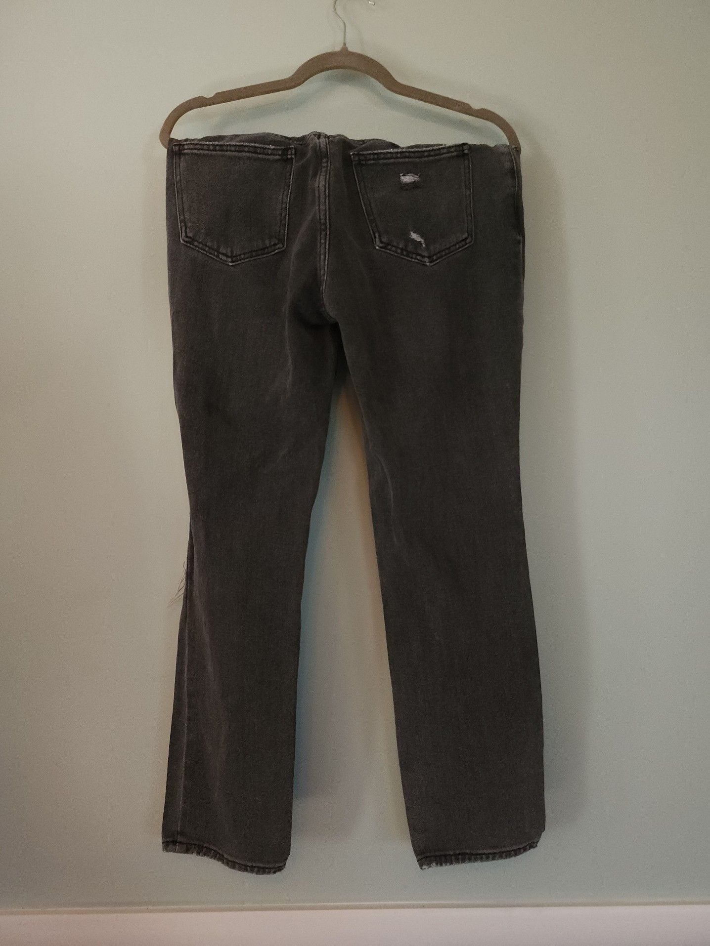 Grungechic Streetstyle PacSun Mom Jean Distressed Black Denim 4