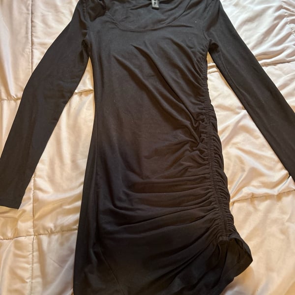 Forever 21 Black Long Sleeve Ruched Bodycon Dress Size S