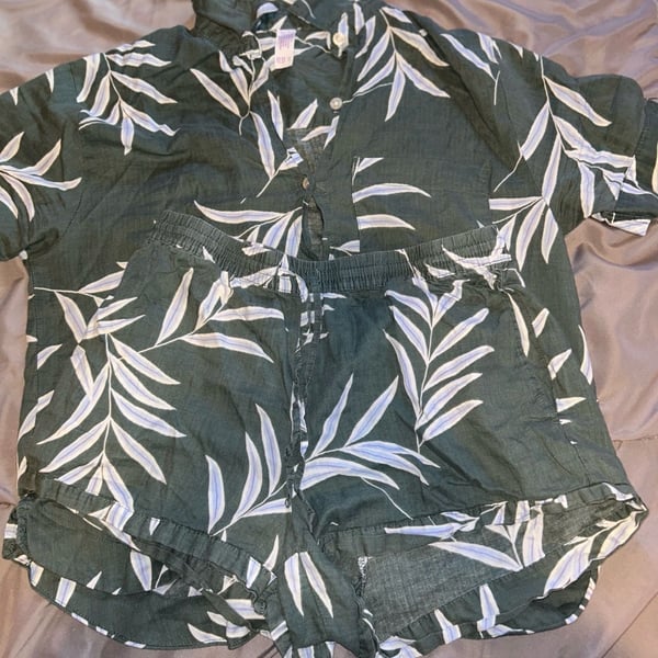 Stars Above Women's XS Leaf Print Pajama Set