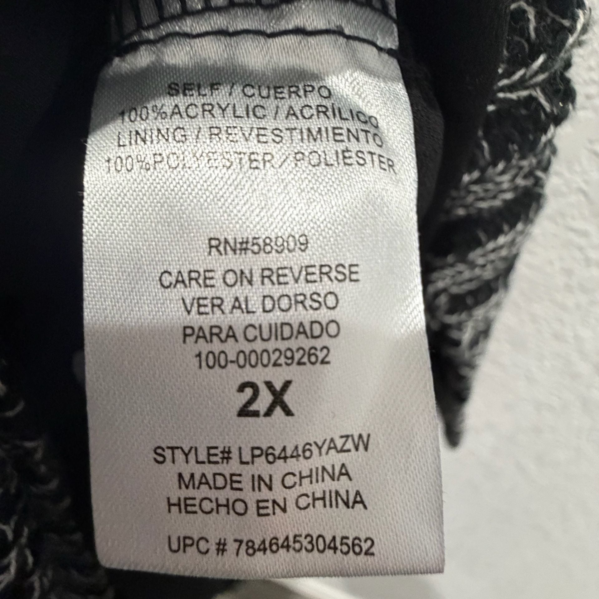 Gibson & Latimer Black and White Cold Shoulder Open Knit Sweater 2X 6