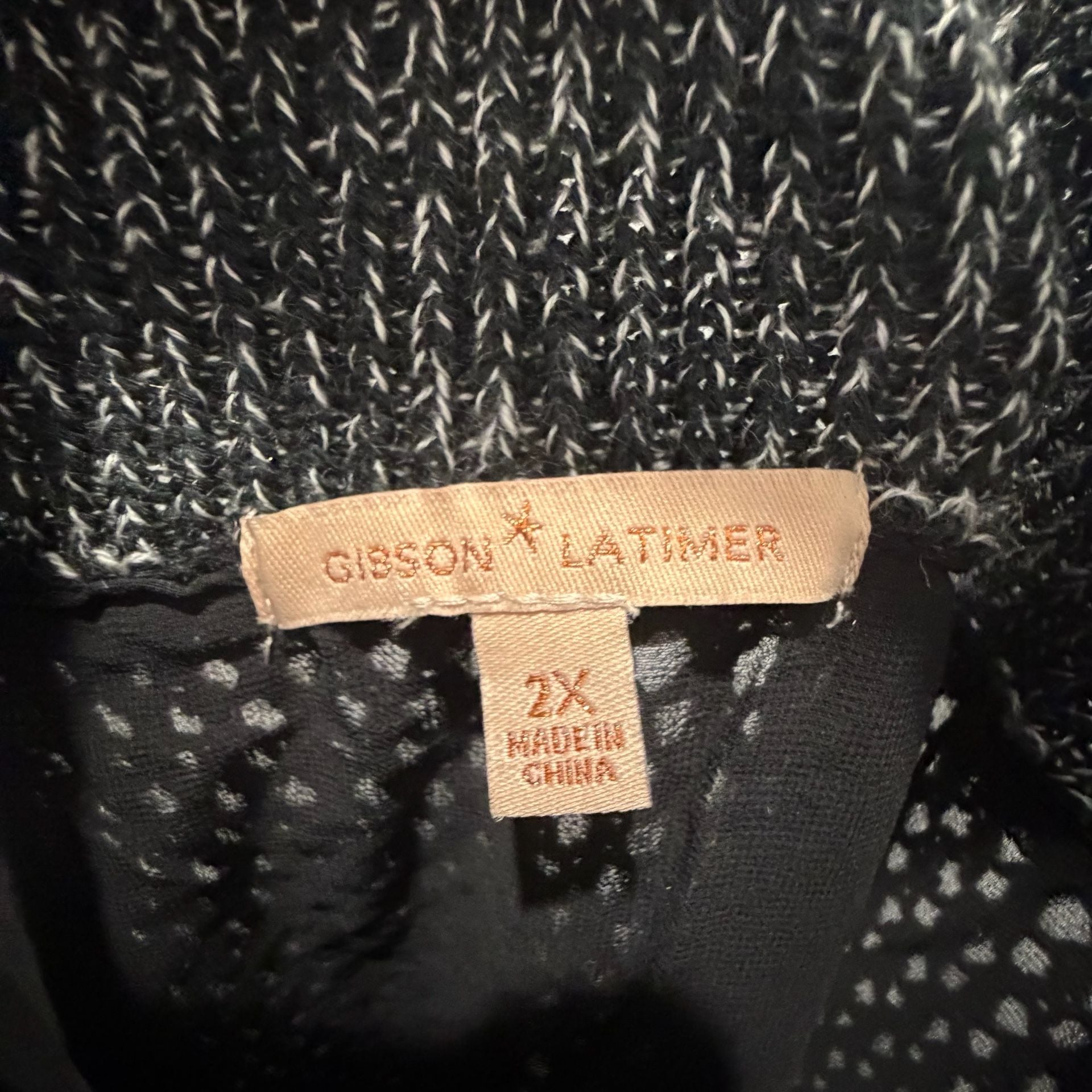 Gibson & Latimer Black and White Cold Shoulder Open Knit Sweater 2X 12