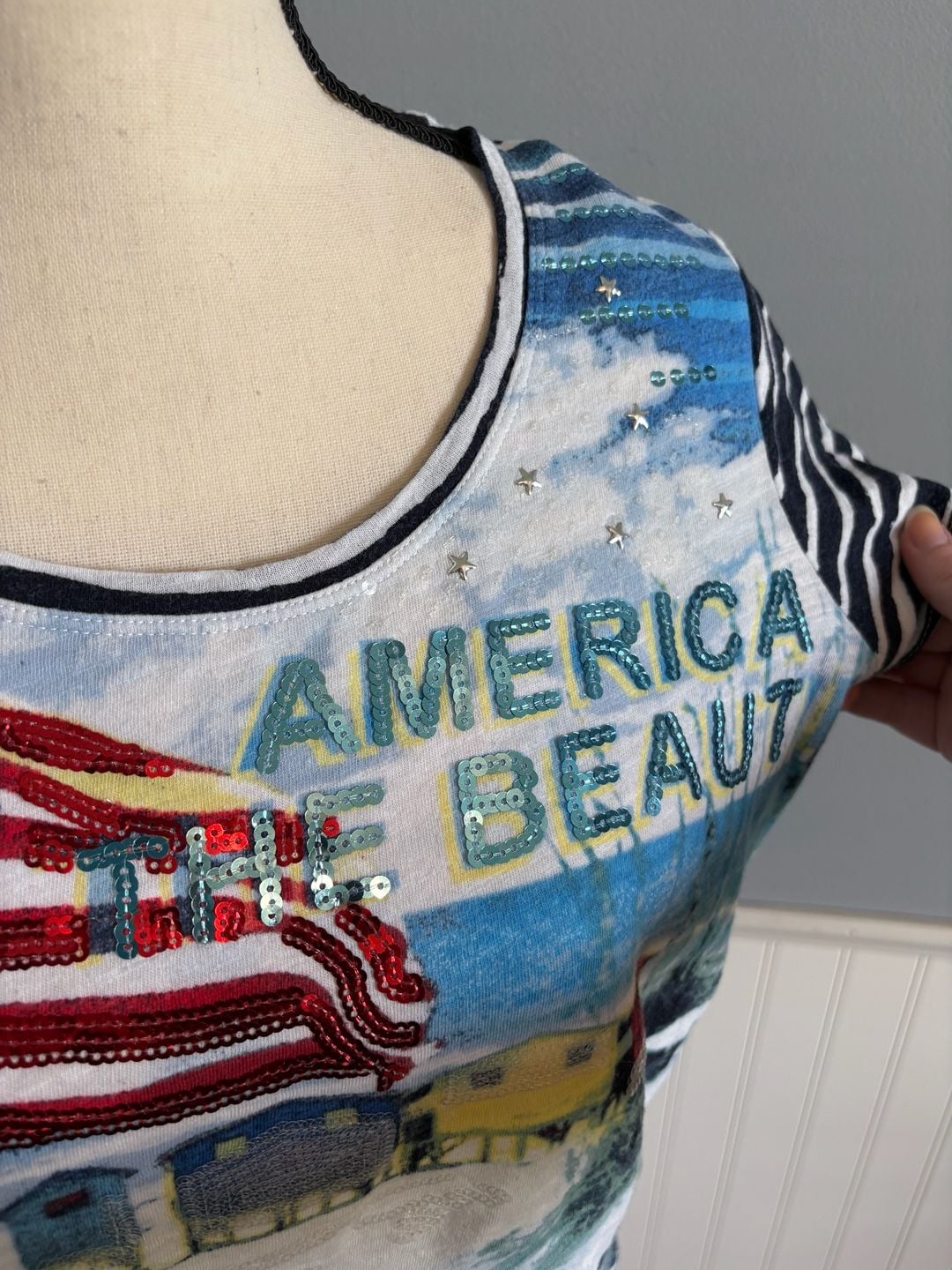 Onque Casual America The Beautiful Sequin Graphic T-Shirt Size PL 3