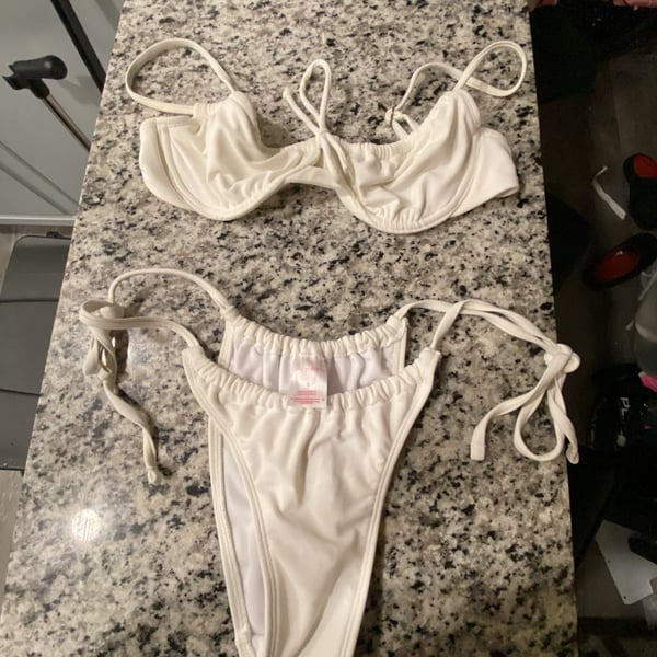 Xhilaration White Underwire Bikini Set Size M Top S Bottom